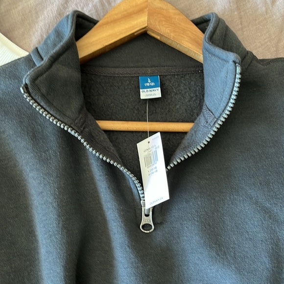 Old Navy Boys 1/4 Zip Sweatshirt - Picture 3 of 4